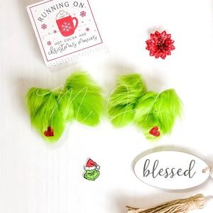 🌲 Handmade grinch fur pi@@y bow sets! 🌲
